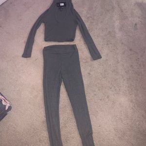 This is the “simple remedy legging set”